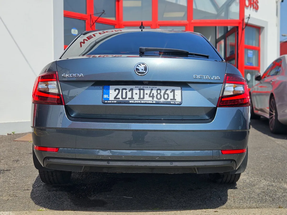 Skoda Octavia Saloon, Diesel, 2020, Grey