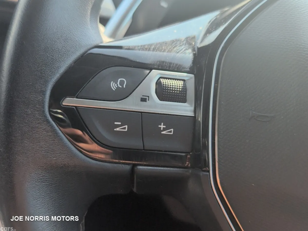 Peugeot 3008 MPV, Diesel, 2019, White