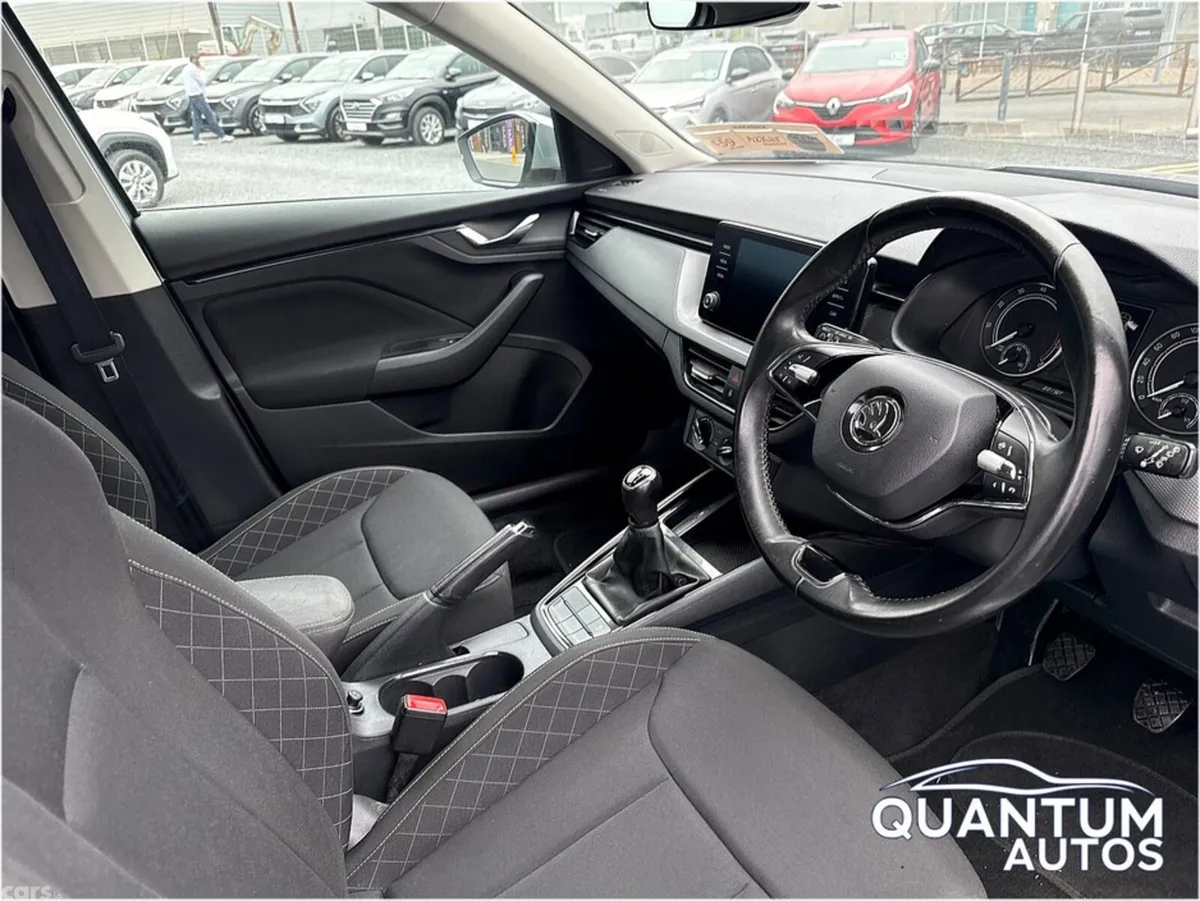 Skoda Kamiq Hatchback, Petrol, 2023, Grey