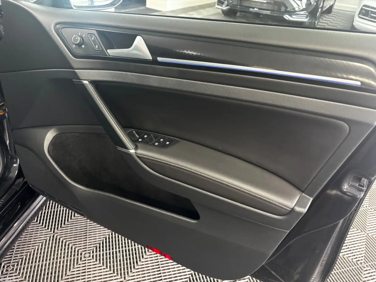 Volkswagen Golf Hatchback, Petrol, 2015, Black