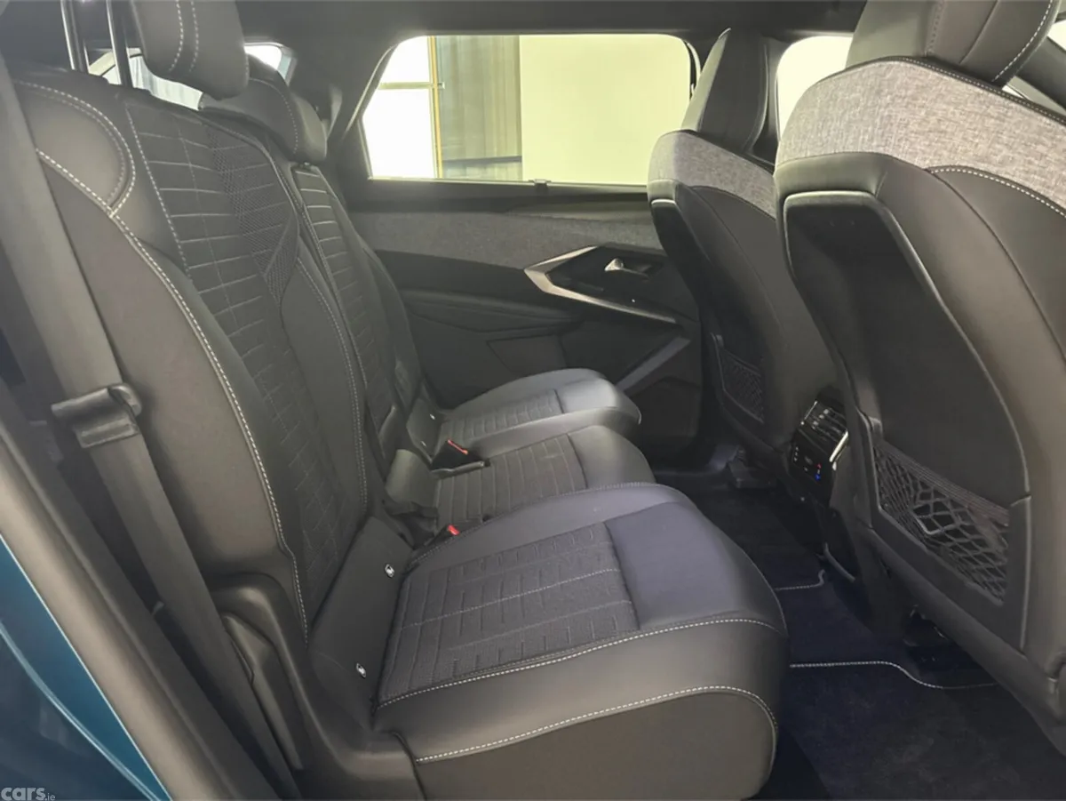 Peugeot 5008 Hatchback, Electric, 2025, Blue