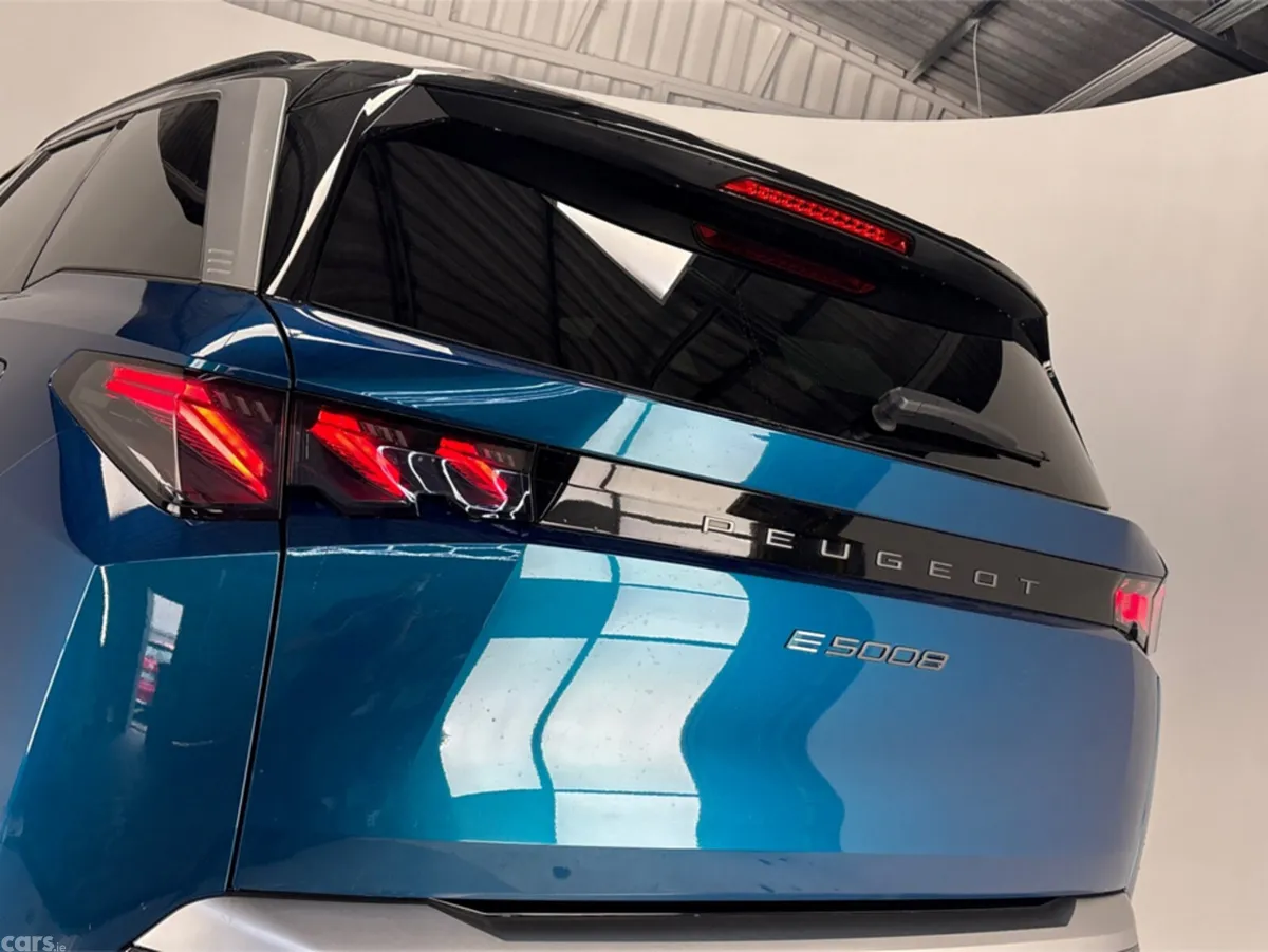 Peugeot 5008 Hatchback, Electric, 2025, Blue