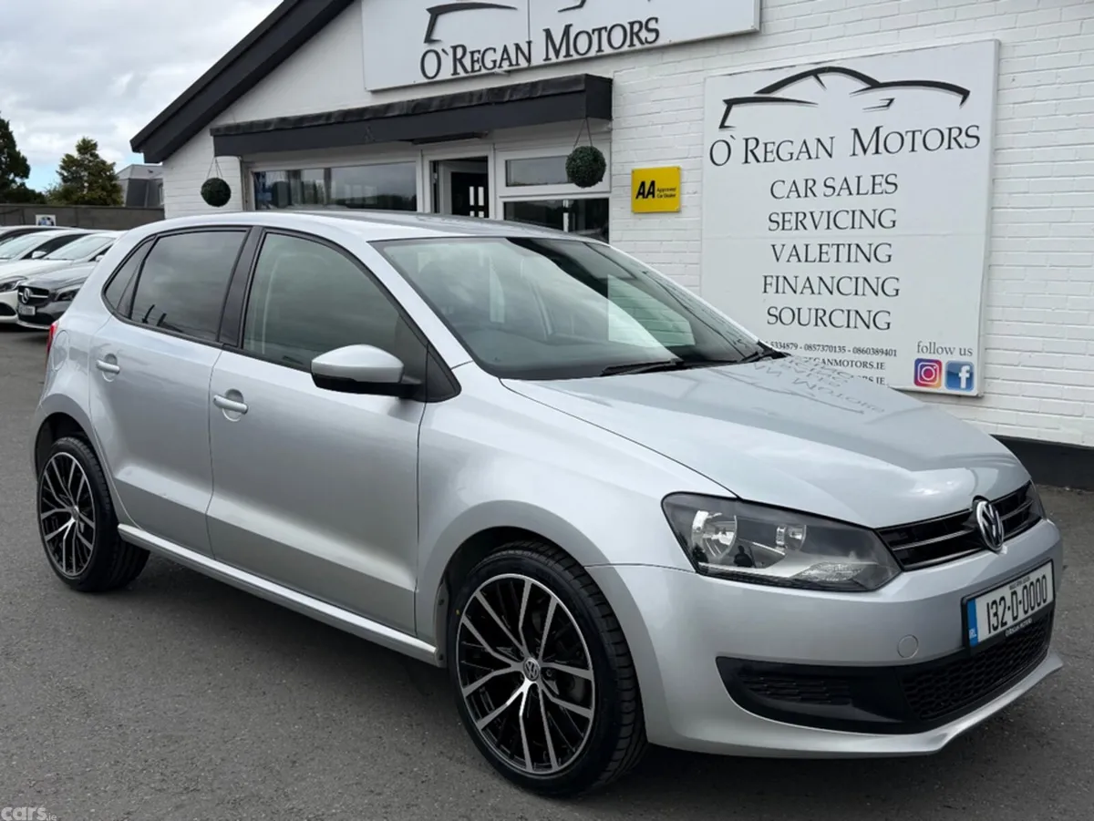 Volkswagen Polo Hatchback, Petrol, 2013, Silver