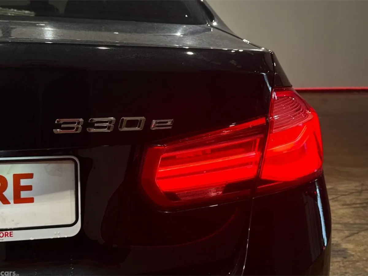 BMW 3-Series Saloon, Petrol Plug-in Hybrid, 2016, Black