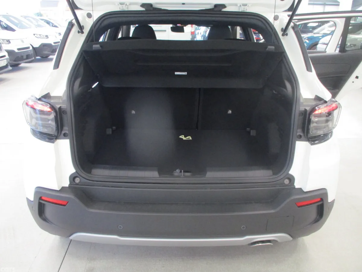 Jeep Avenger SUV, Petrol Hybrid, 2026, White