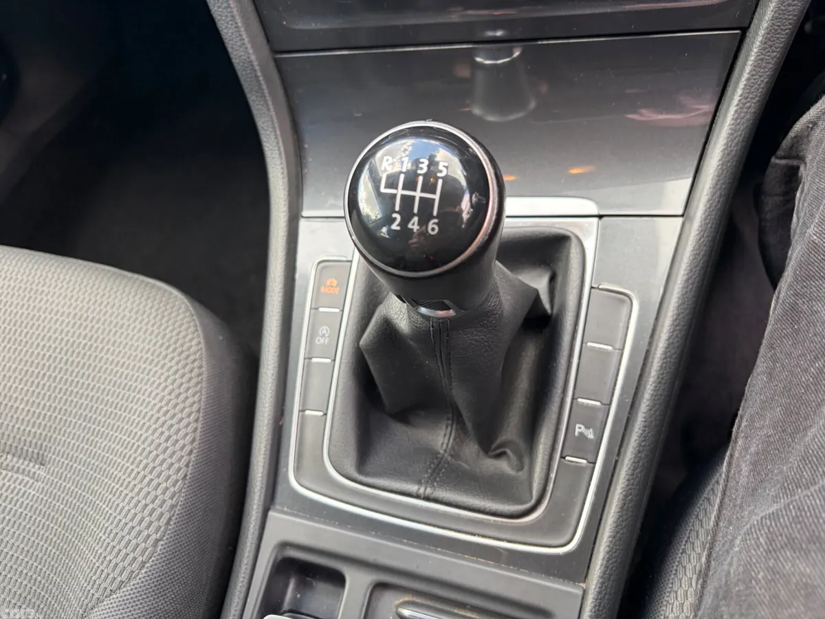 Volkswagen Golf Hatchback, Petrol, 2017, Yellow