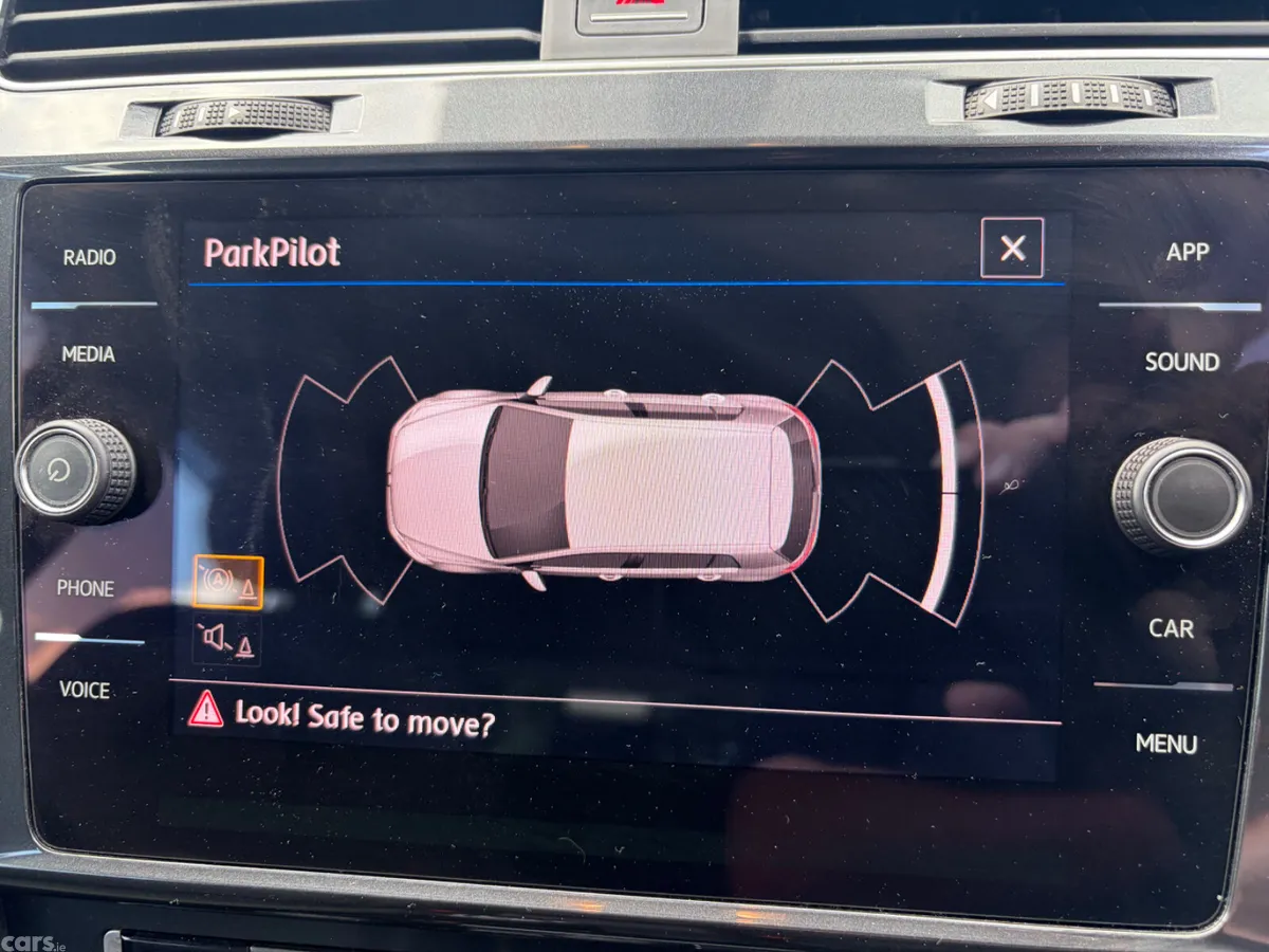 Volkswagen Golf Hatchback, Petrol, 2017, Yellow