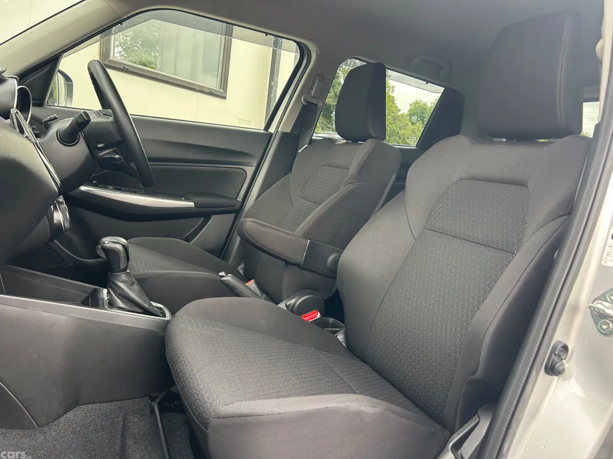 Suzuki Swift Hatchback, Petrol Hybrid, 2021, Silver
