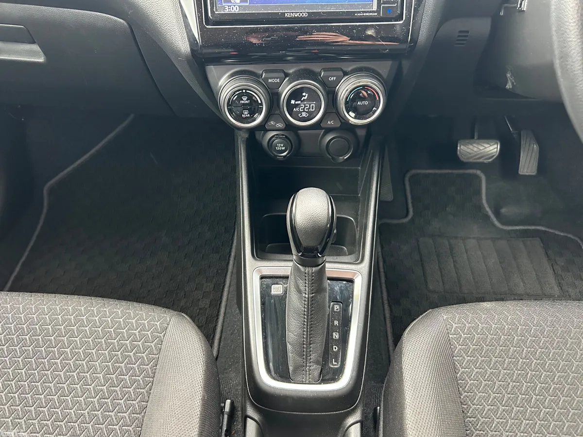 Suzuki Swift Hatchback, Petrol Hybrid, 2021, Silver