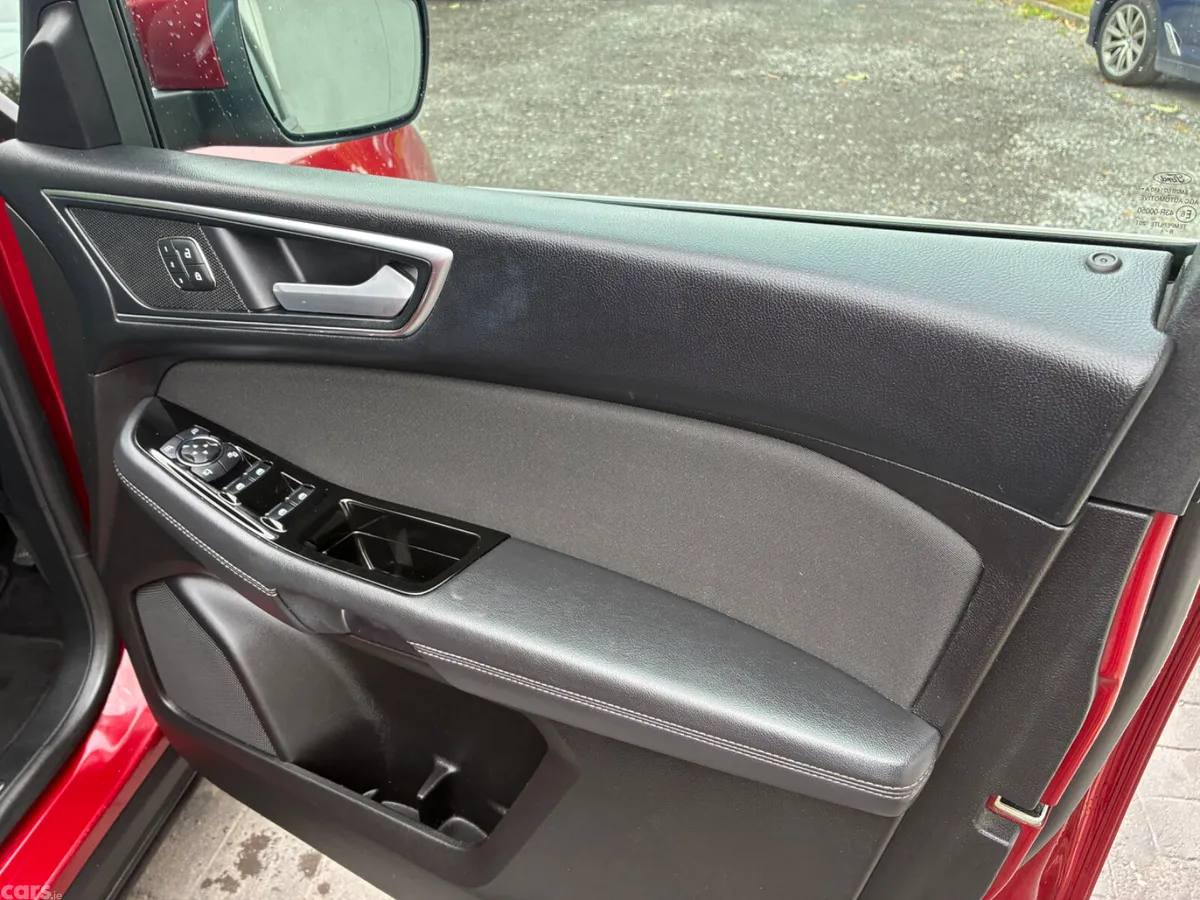 Ford Galaxy MPV, Diesel, 2019, Red