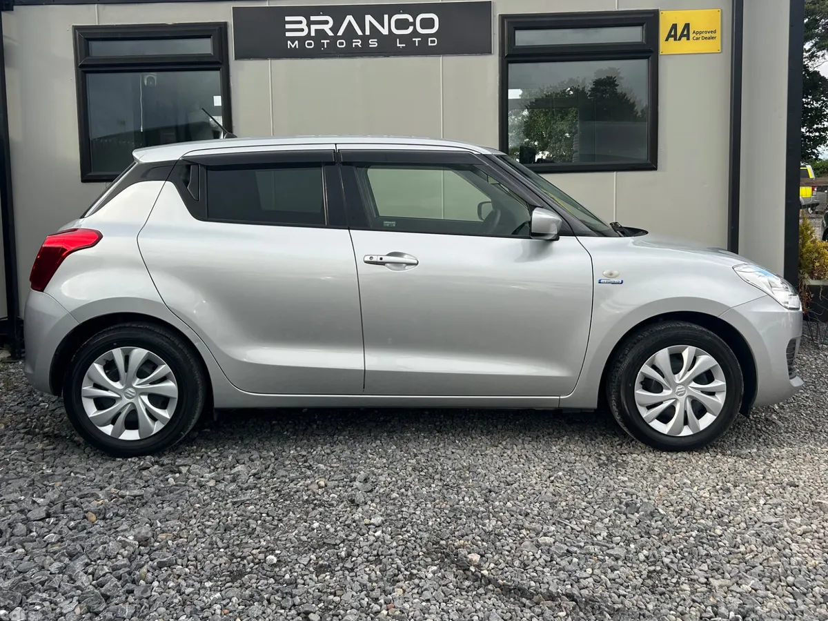 Suzuki Swift Hatchback, Petrol Hybrid, 2021, Silver