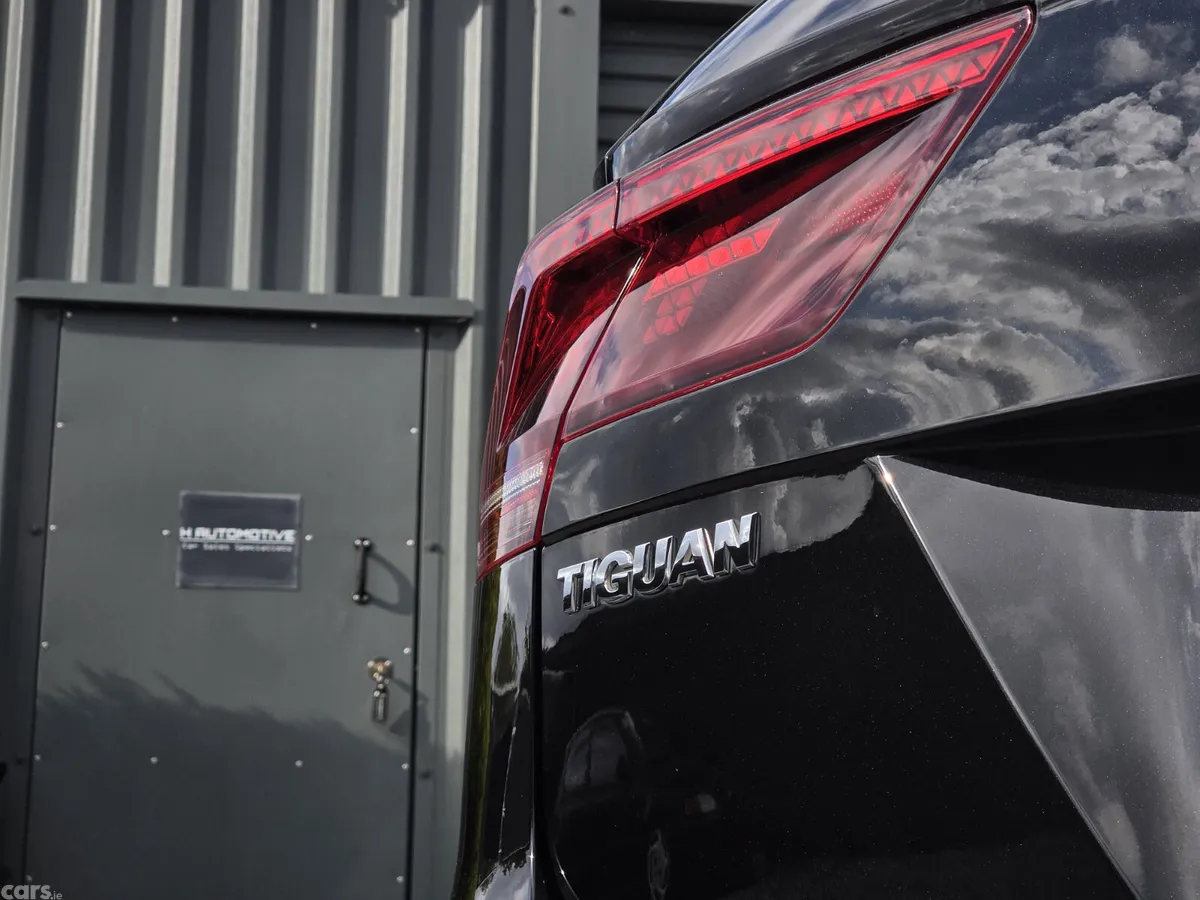 Volkswagen Tiguan SUV, Petrol, 2018, Black