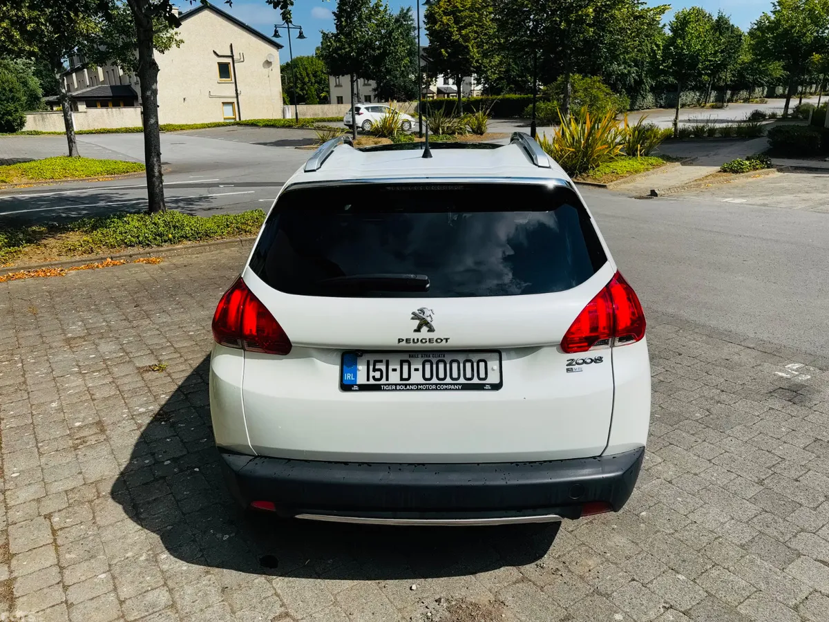 Peugeot 2008 Hatchback, Petrol, 2015, White