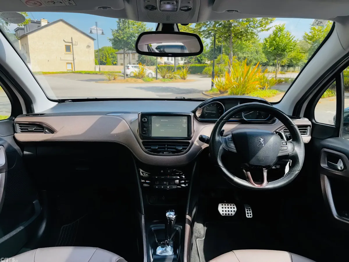 Peugeot 2008 Hatchback, Petrol, 2015, White