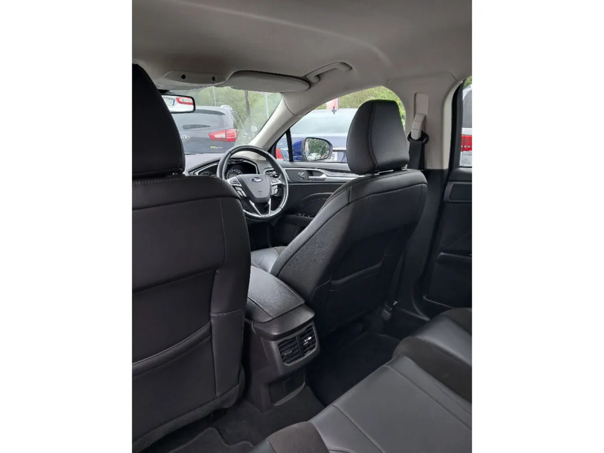 Ford Mondeo Hatchback, Diesel, 2018, Blue