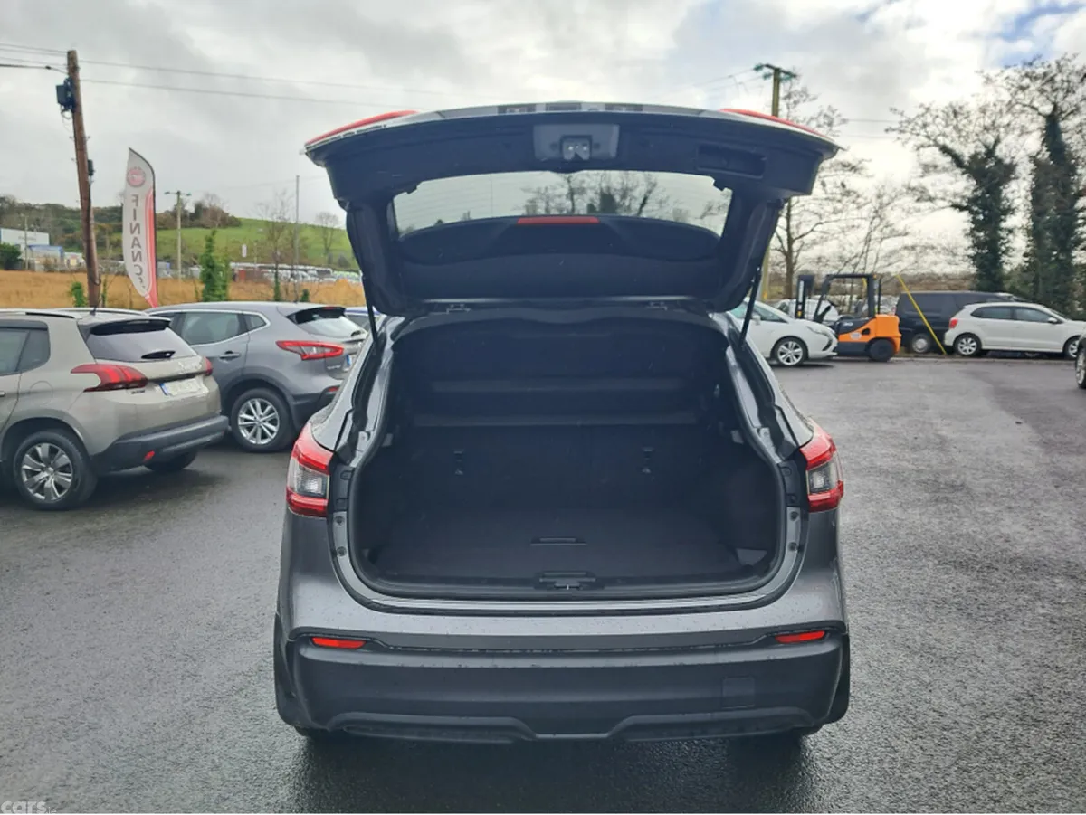 Nissan Qashqai MPV, Diesel, 2019, Grey