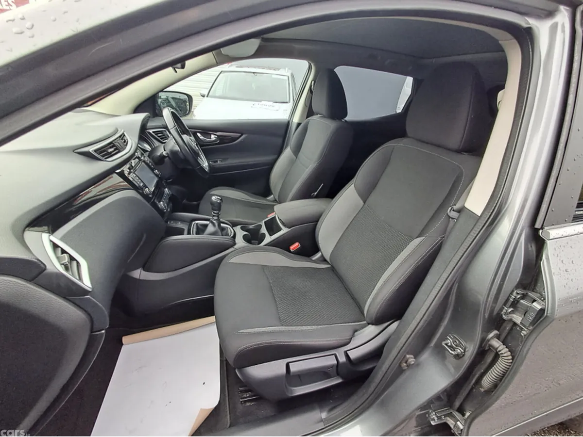 Nissan Qashqai MPV, Diesel, 2019, Grey