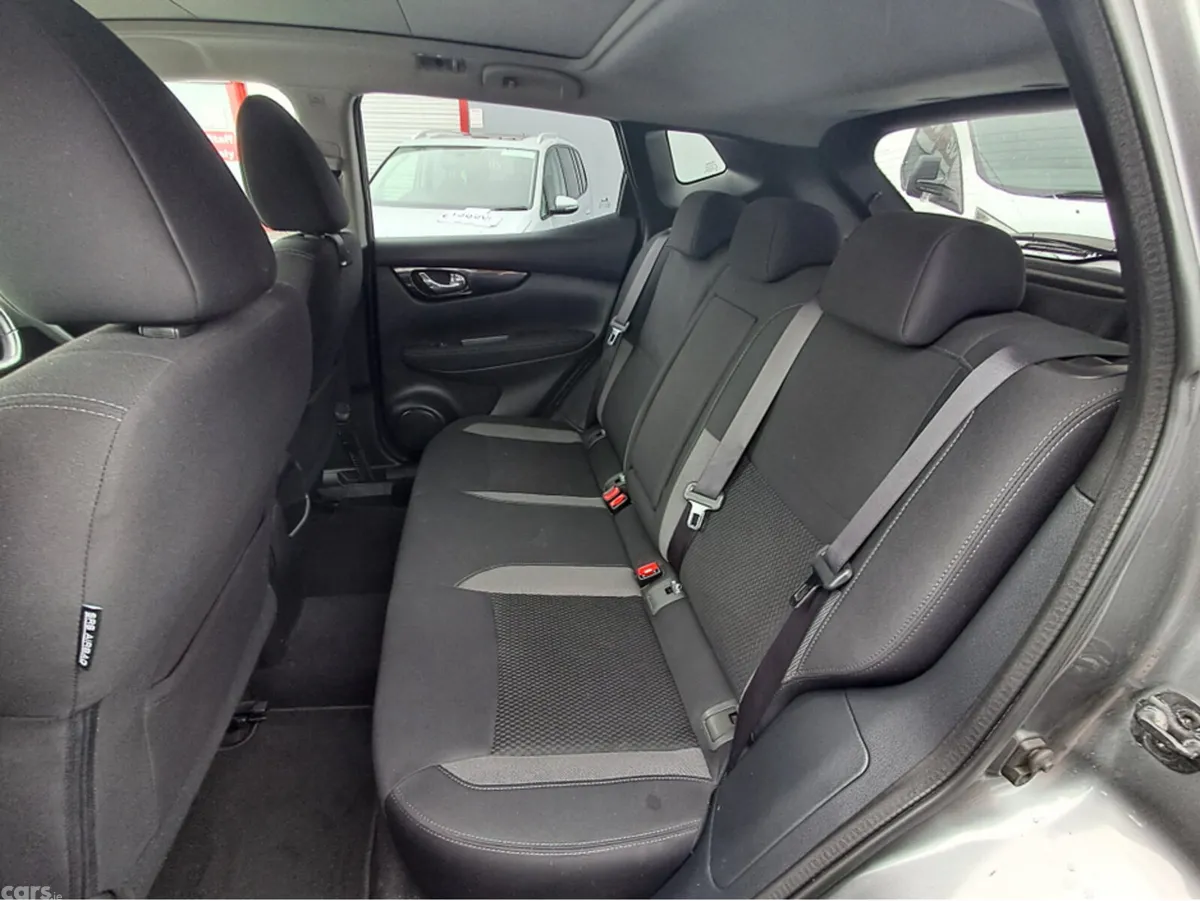 Nissan Qashqai MPV, Diesel, 2019, Grey