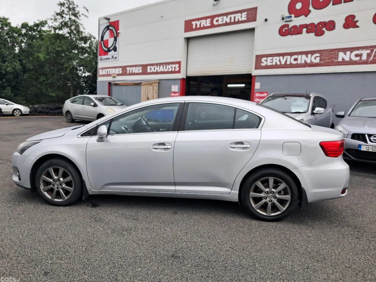 Toyota Avensis Saloon, Diesel, 2014, Silver