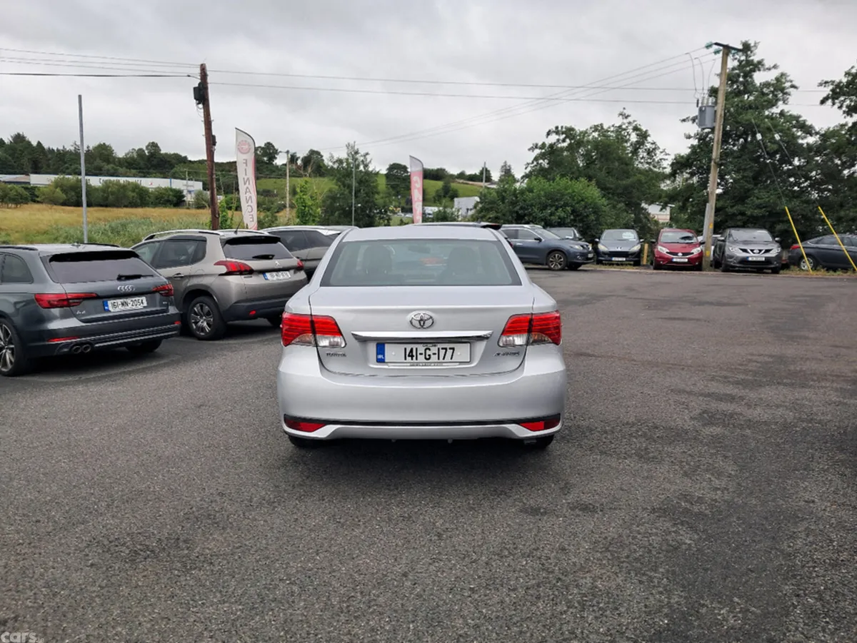 Toyota Avensis Saloon, Diesel, 2014, Silver