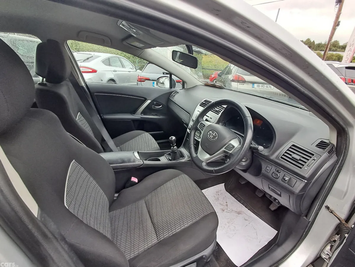 Toyota Avensis Saloon, Diesel, 2014, Silver