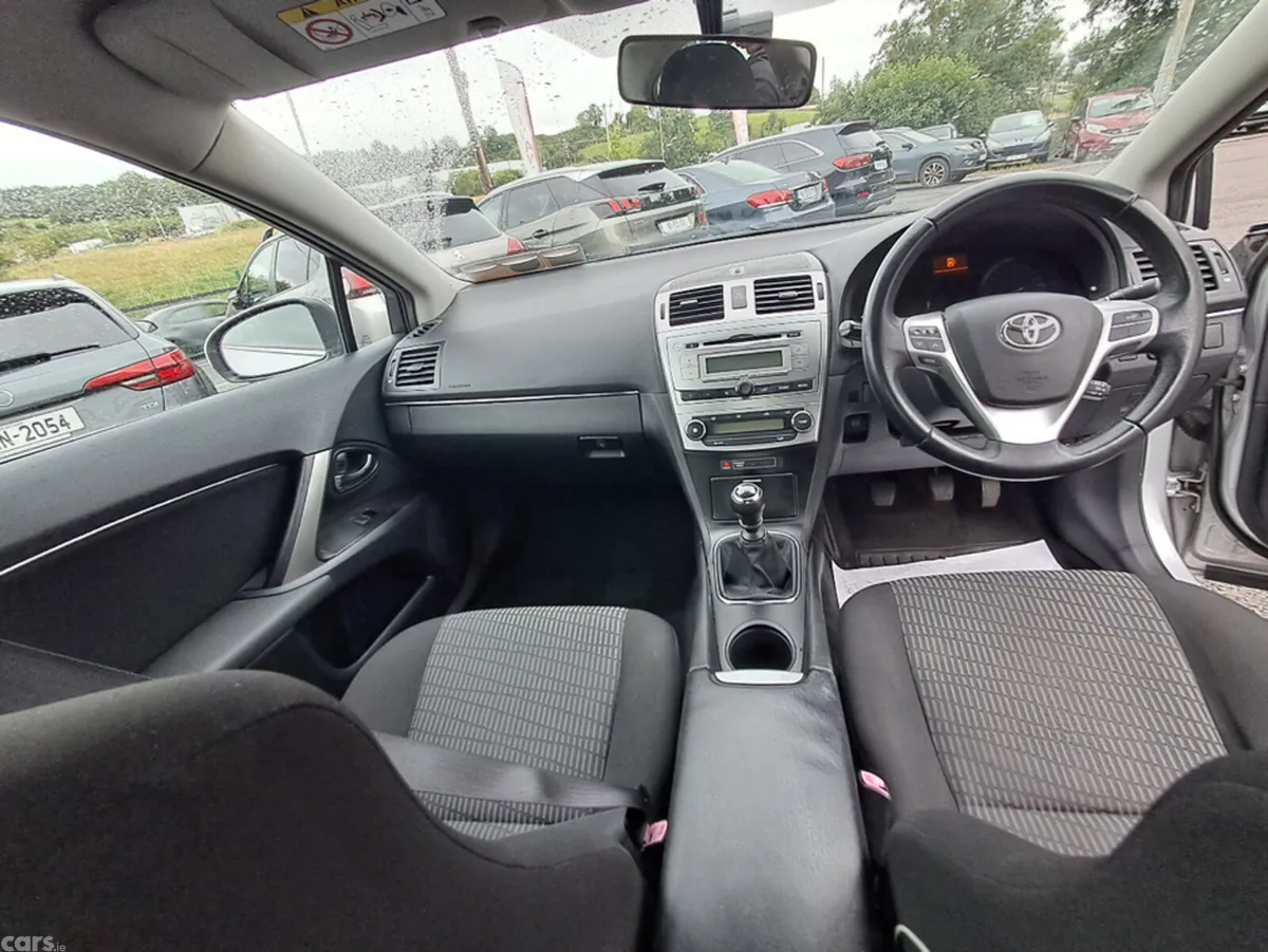 Toyota Avensis Saloon, Diesel, 2014, Silver