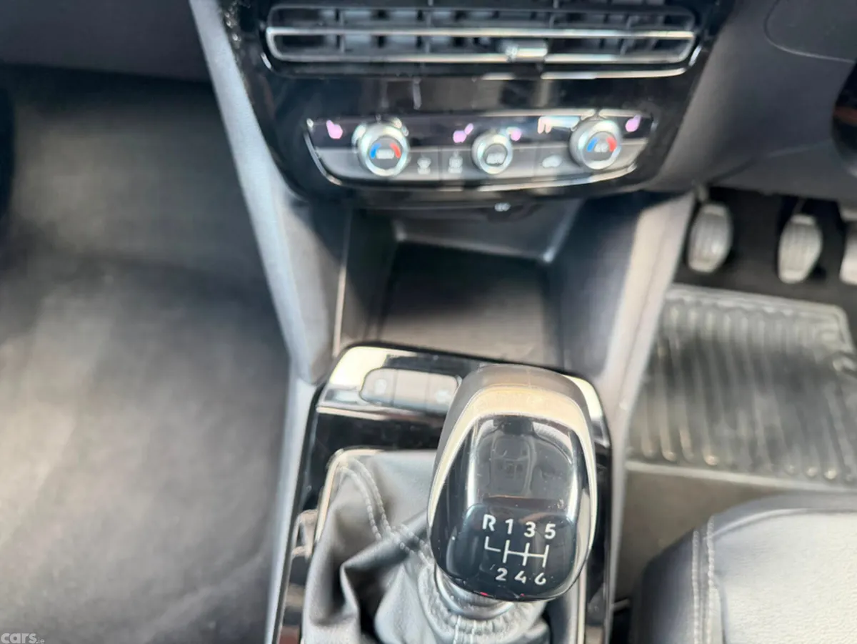 Opel Mokka MPV, Petrol, 2023, Black
