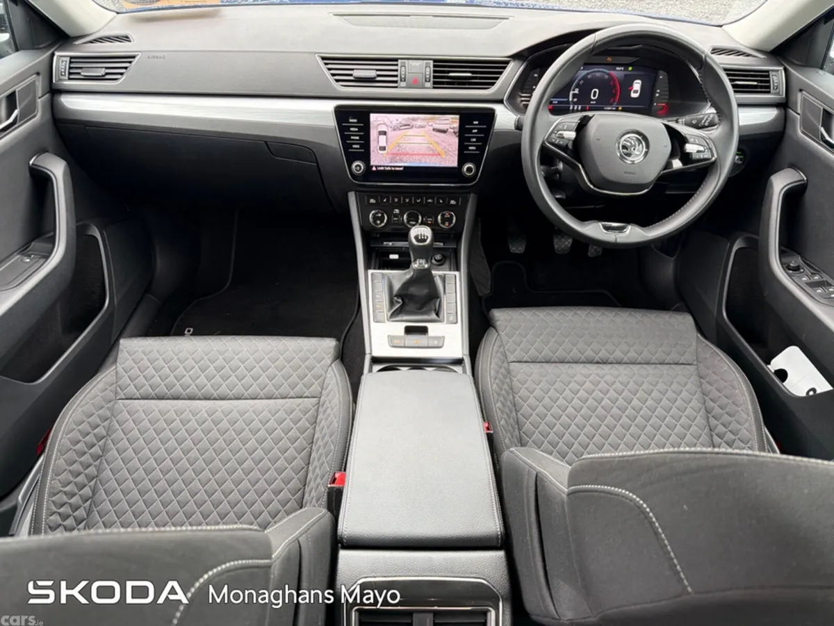 Skoda Superb Hatchback, Diesel, 2024, Blue