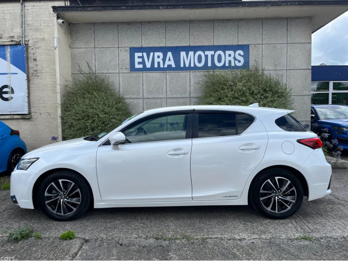 Lexus CT Hatchback, Petrol Hybrid, 2017, White