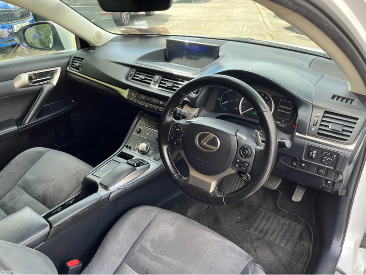 Lexus CT Hatchback, Petrol Hybrid, 2017, White