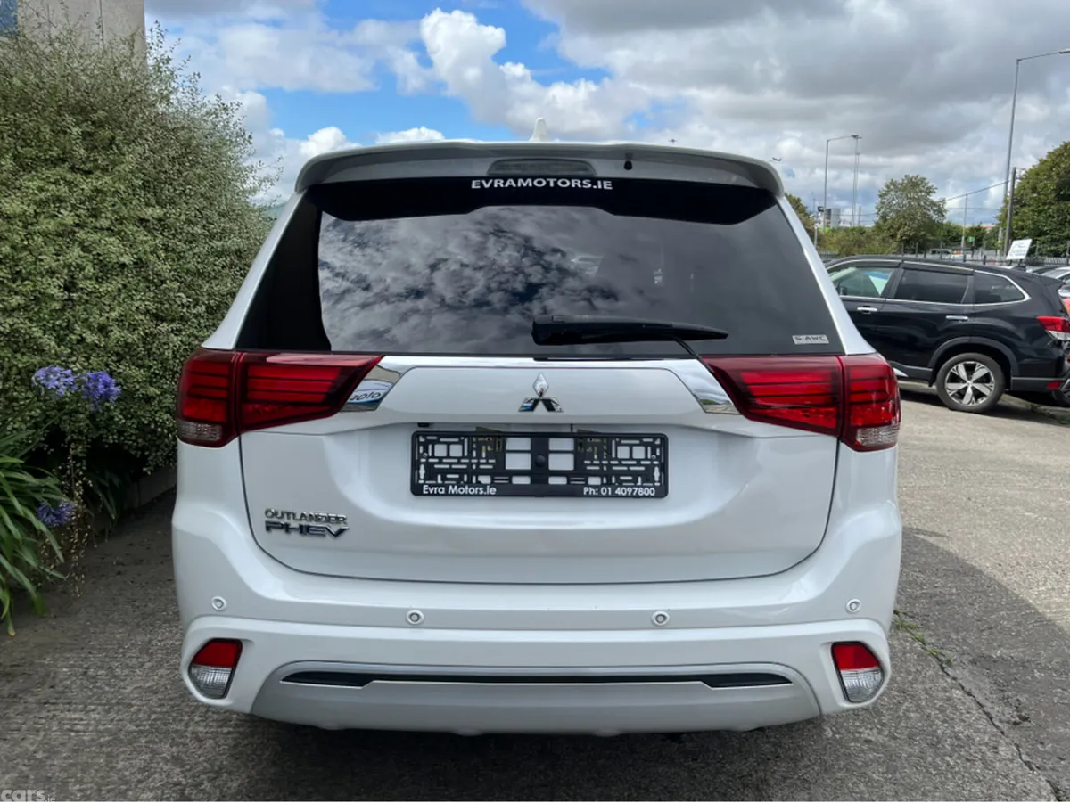 Mitsubishi Outlander SUV, Petrol Plug-in Hybrid, 2021, White