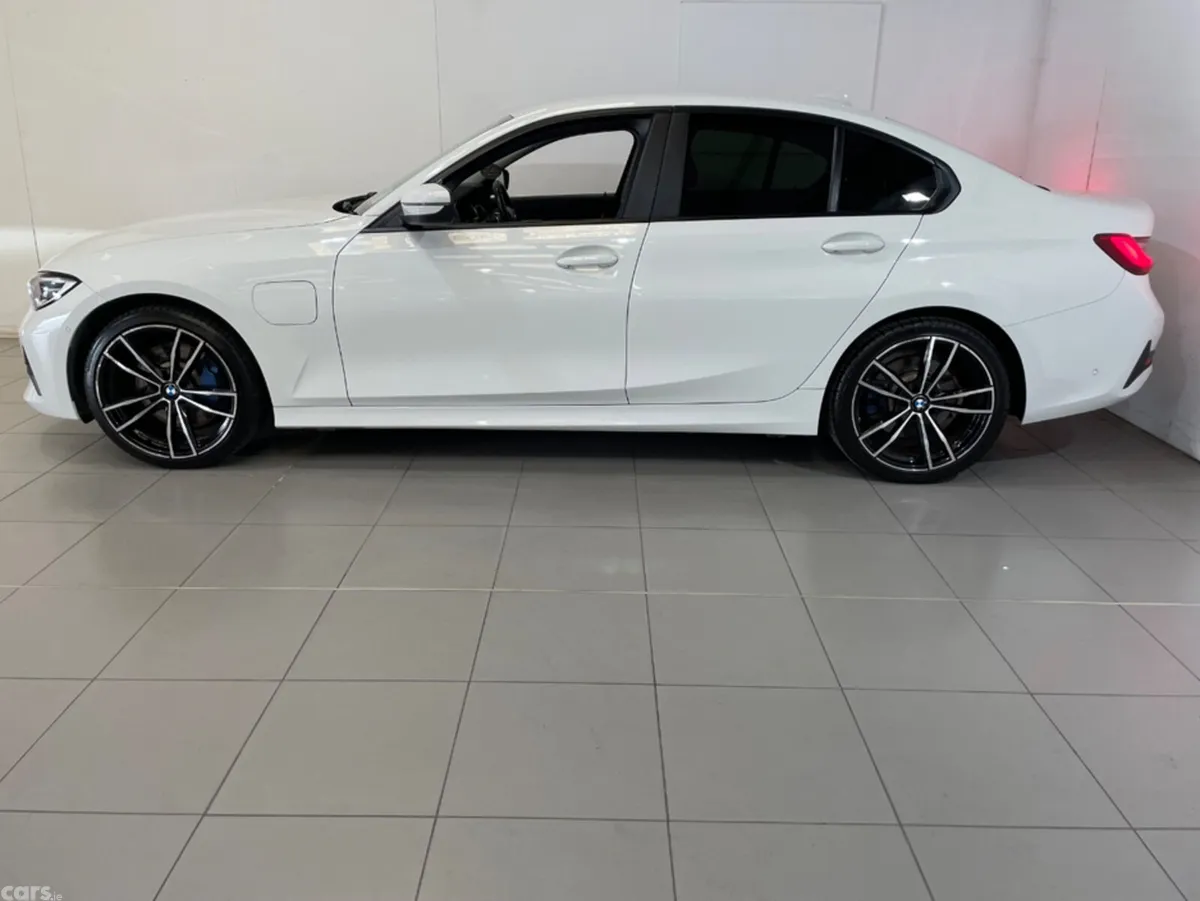 BMW 3-Series Saloon, Petrol Plug-in Hybrid, 2021, White