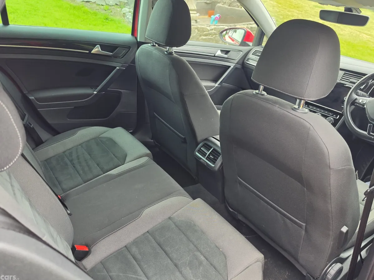 Volkswagen Golf Estate, Diesel, 2019, Red