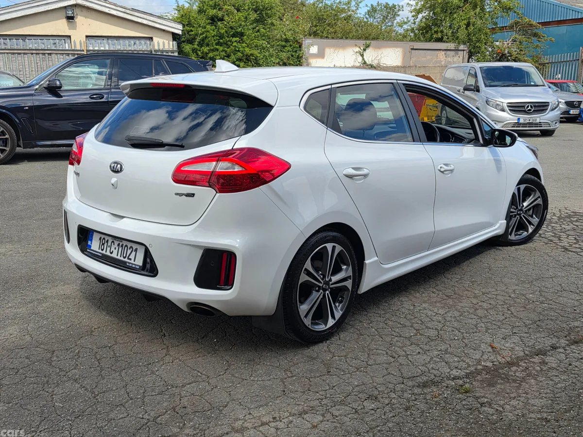 Kia Ceed Hatchback, Petrol, 2018, White