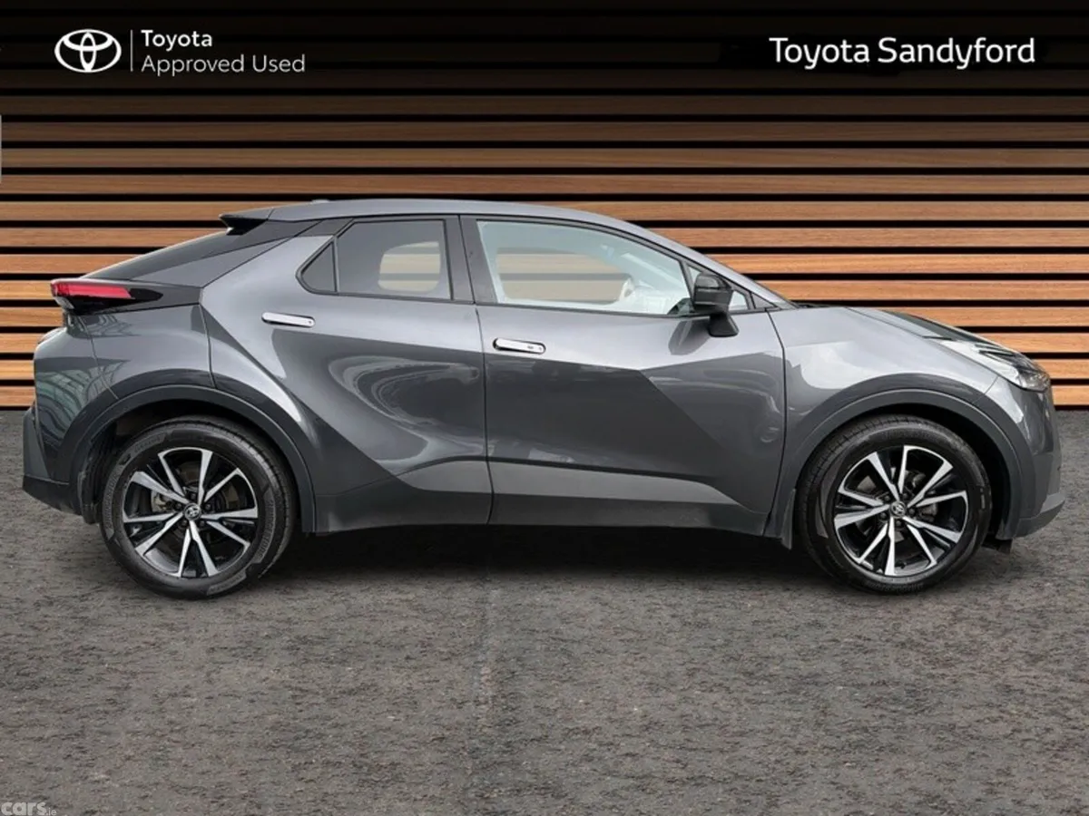 Toyota C-HR SUV, Petrol Hybrid, 2024, Grey