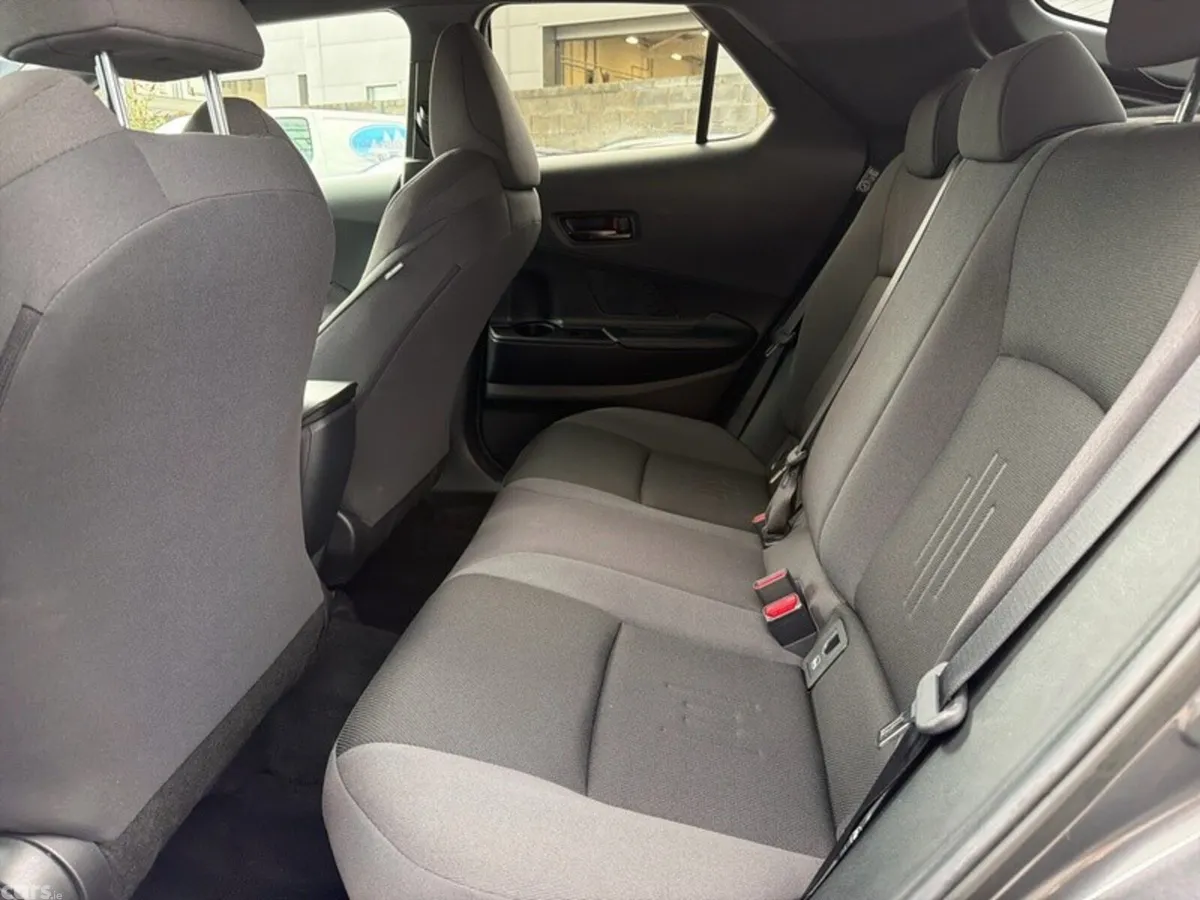 Toyota C-HR SUV, Petrol Hybrid, 2024, Grey