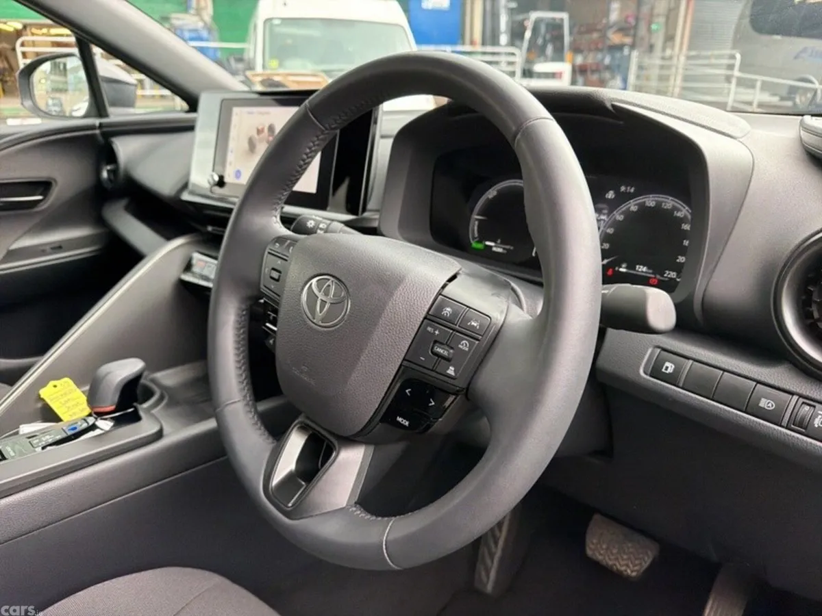 Toyota C-HR SUV, Petrol Hybrid, 2024, Grey