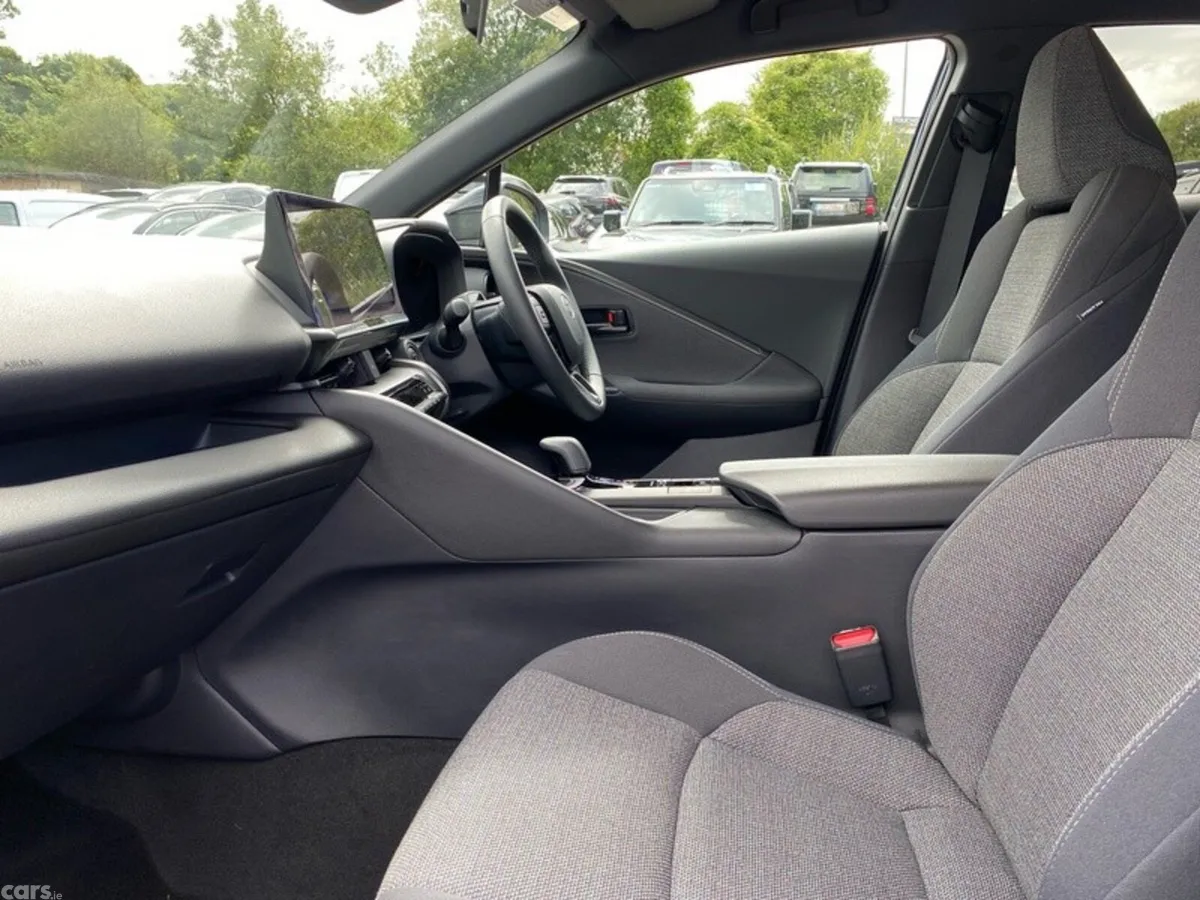 Toyota C-HR SUV, Petrol Hybrid, 2026, Blue