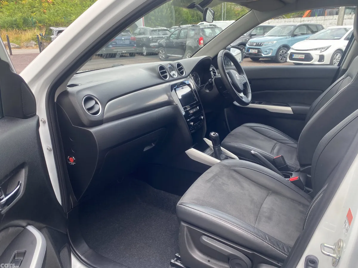 Suzuki Vitara SUV, Petrol, 2018, White