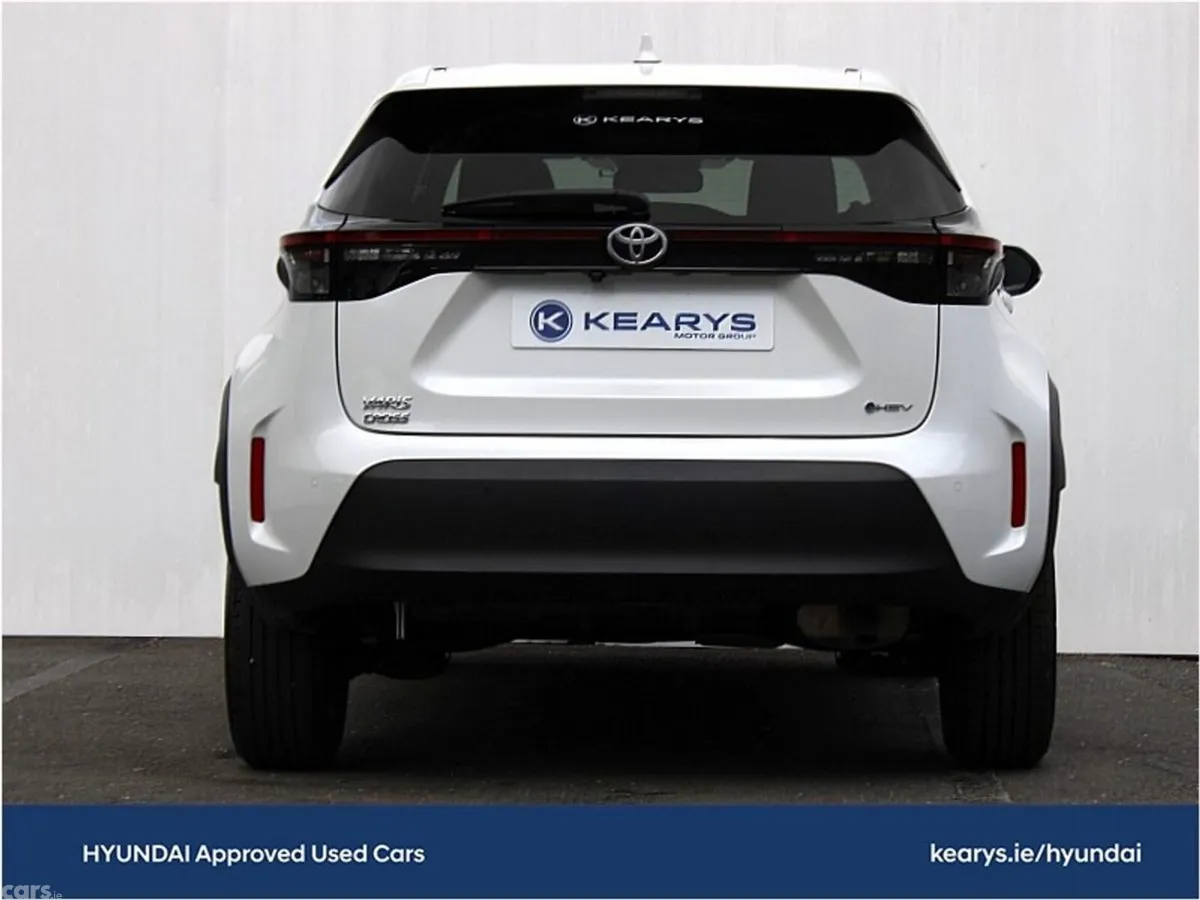 Toyota Yaris Cross SUV, Petrol Hybrid, 2024, White