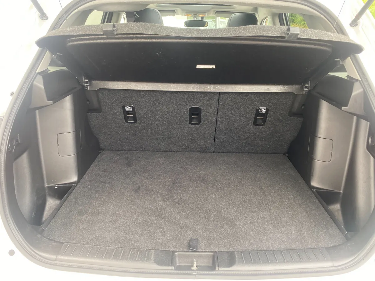 Suzuki Vitara SUV, Petrol, 2018, White
