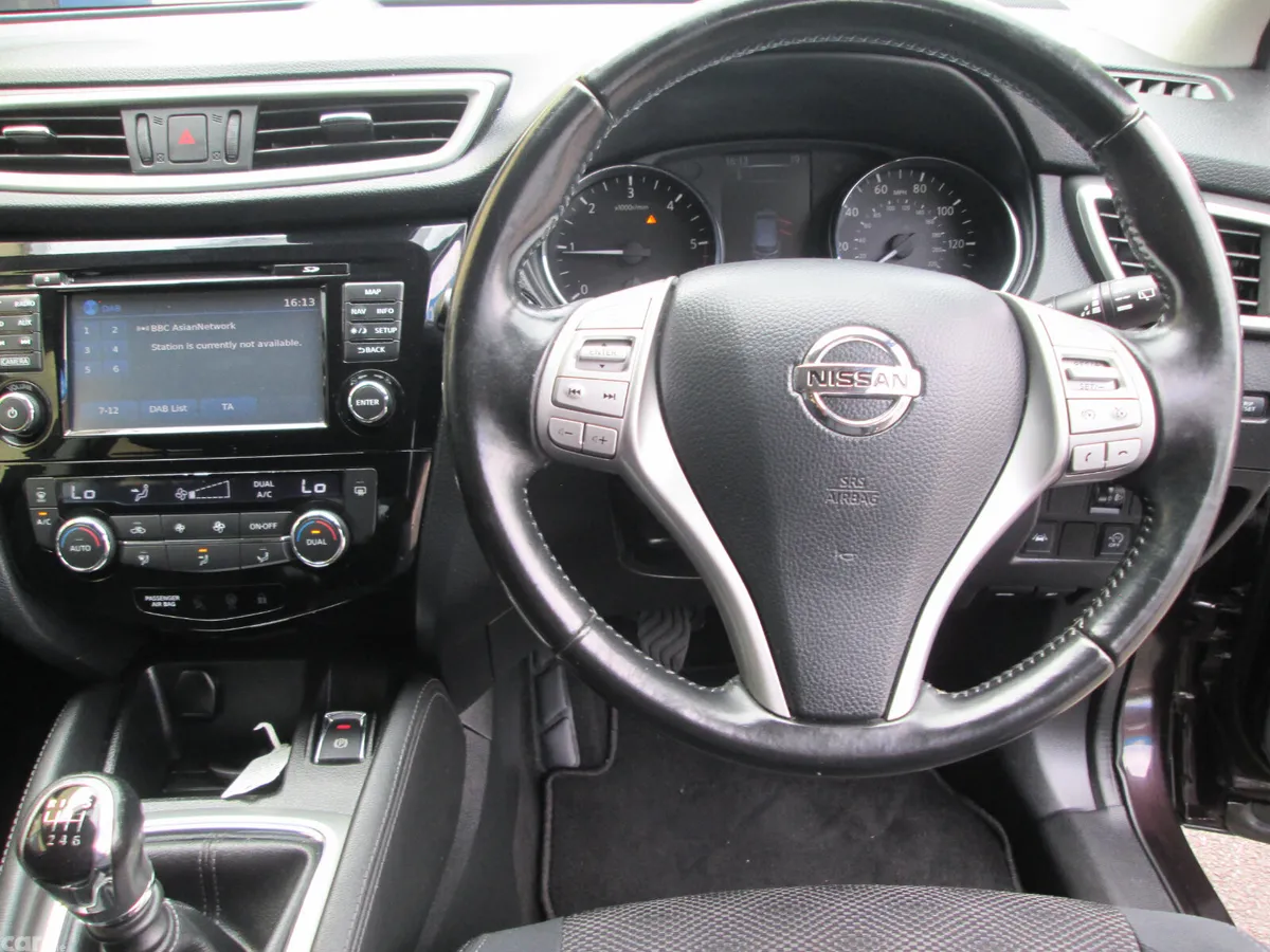 Nissan Qashqai SUV, Diesel, 2014, Black