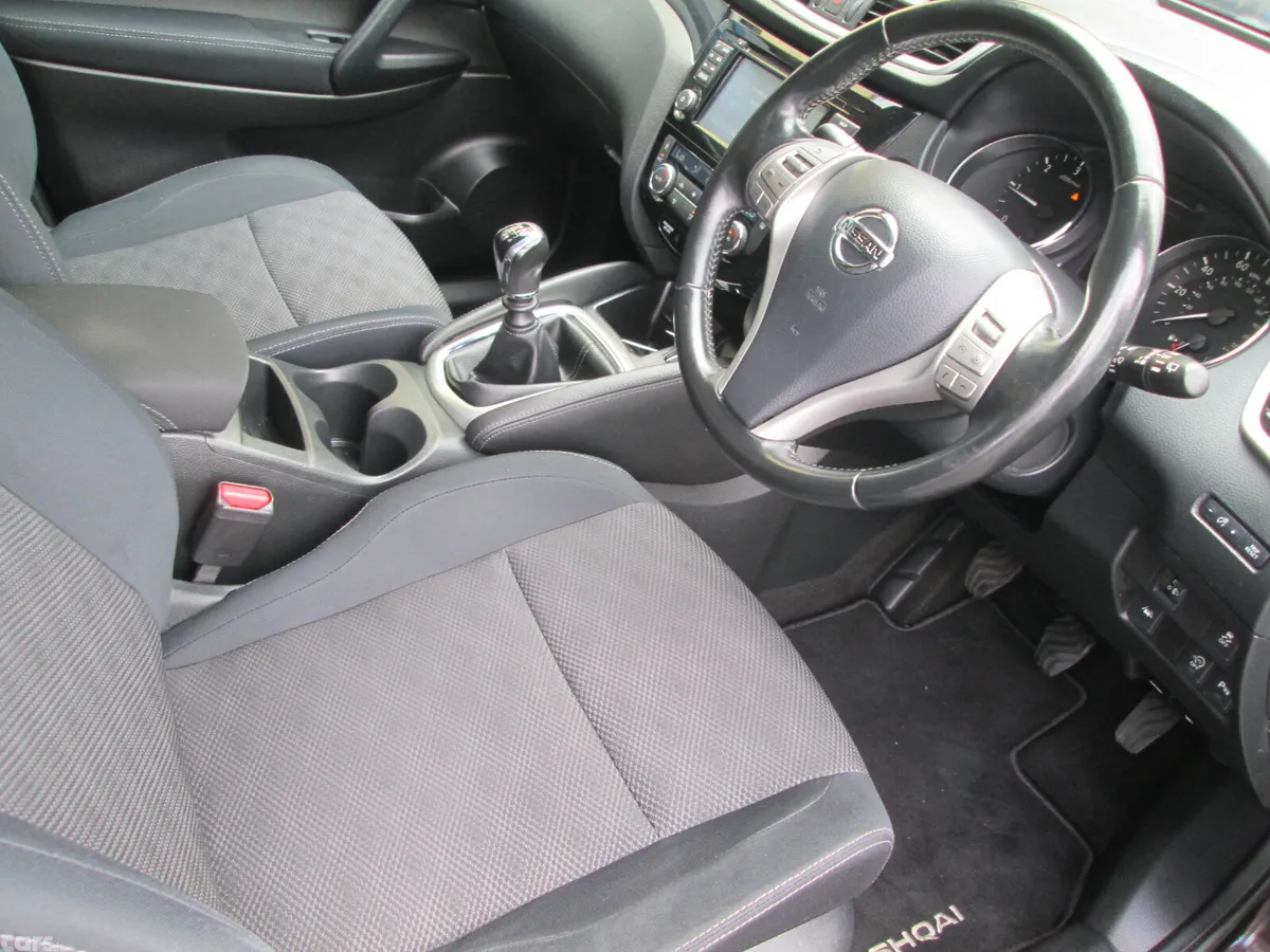 Nissan Qashqai SUV, Diesel, 2014, Black
