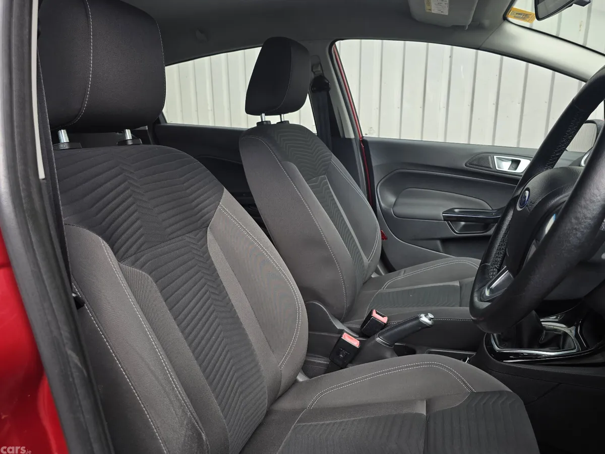 Ford Fiesta Hatchback, Petrol, 2016, Red