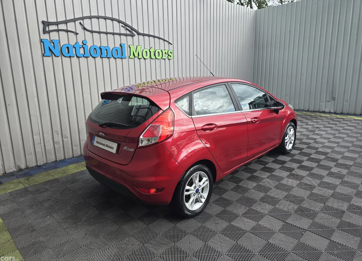 Ford Fiesta Hatchback, Petrol, 2016, Red