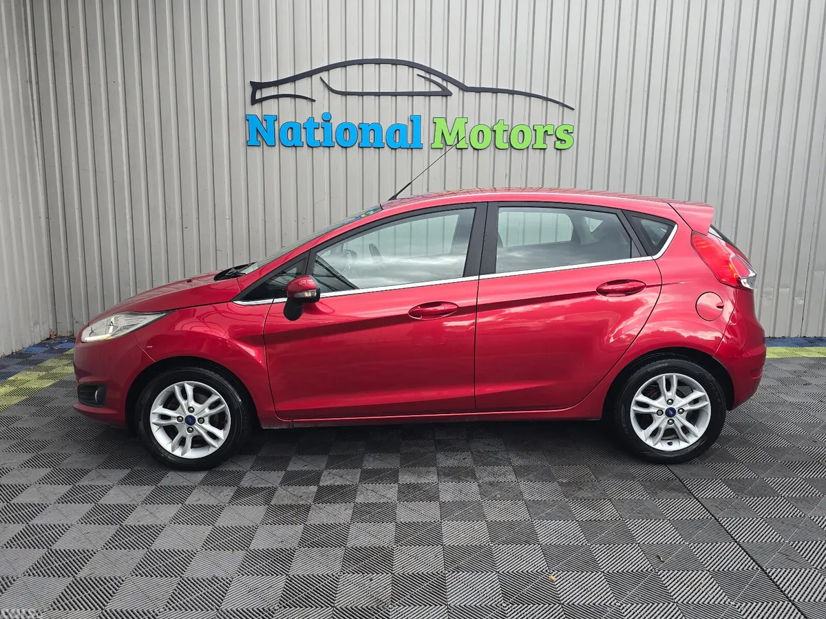 Ford Fiesta Hatchback, Petrol, 2016, Red