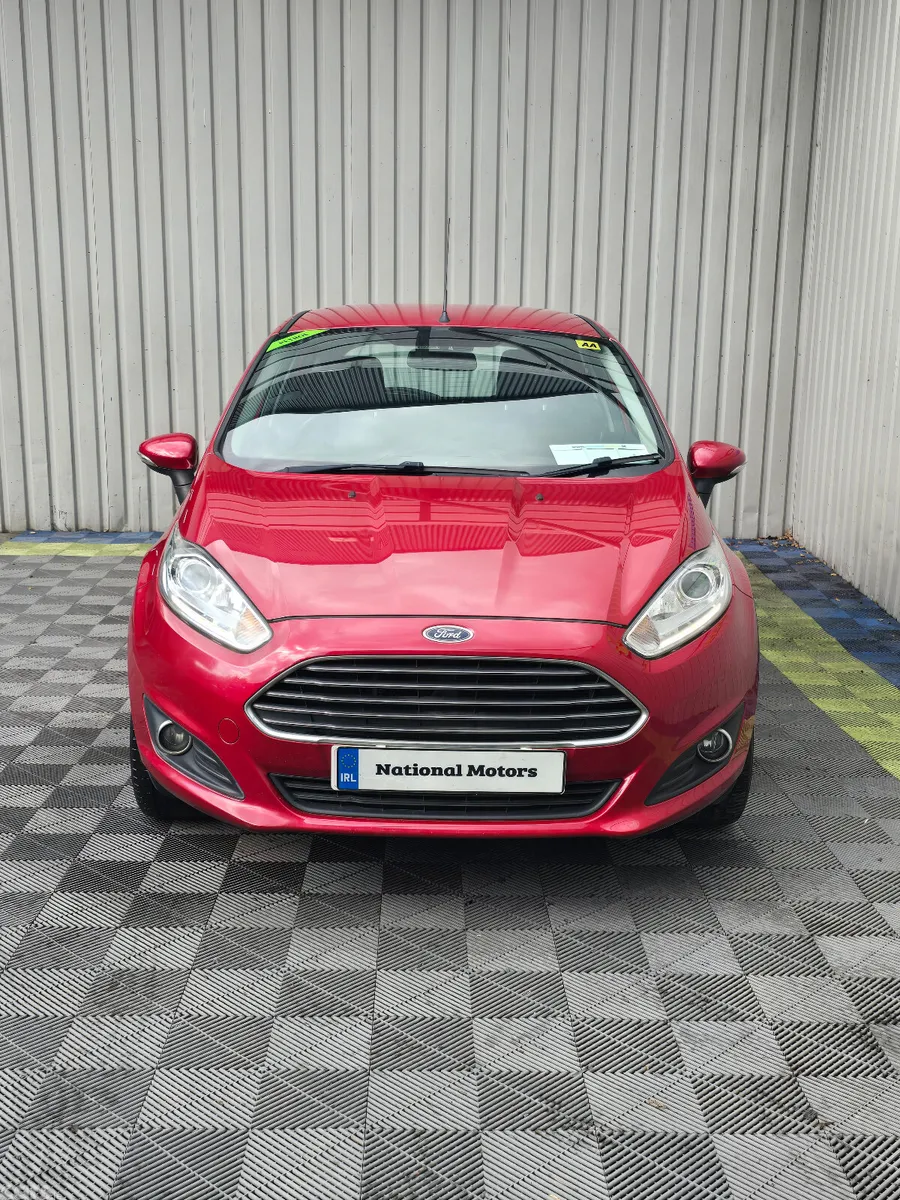 Ford Fiesta Hatchback, Petrol, 2016, Red