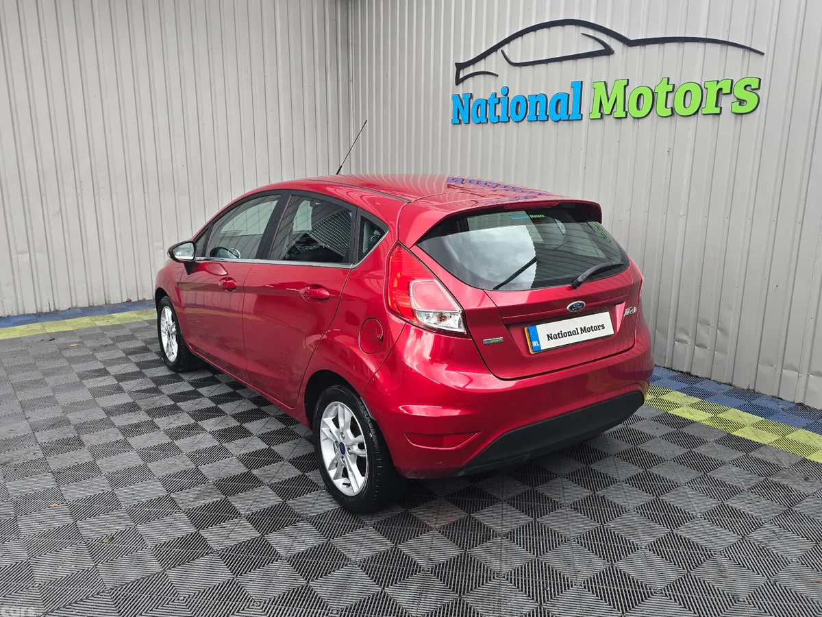 Ford Fiesta Hatchback, Petrol, 2016, Red