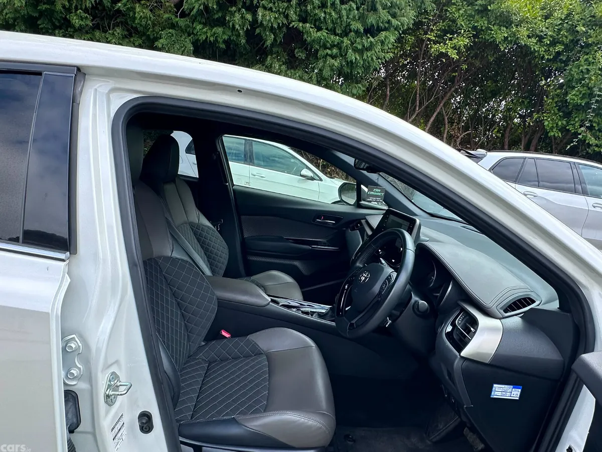 Toyota C-HR Hatchback, Petrol Hybrid, 2020, White