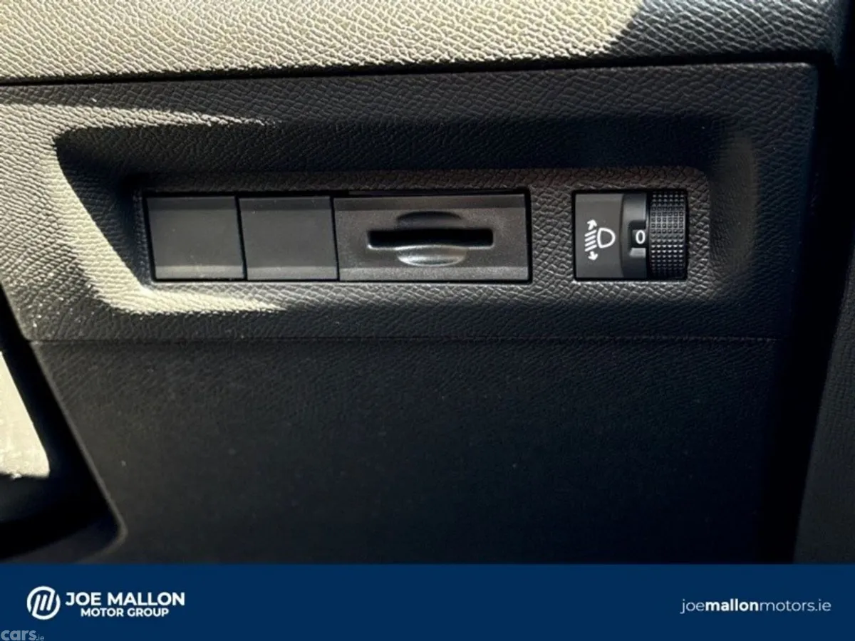 Peugeot 408 Hatchback, Petrol Hybrid, 2027, Green